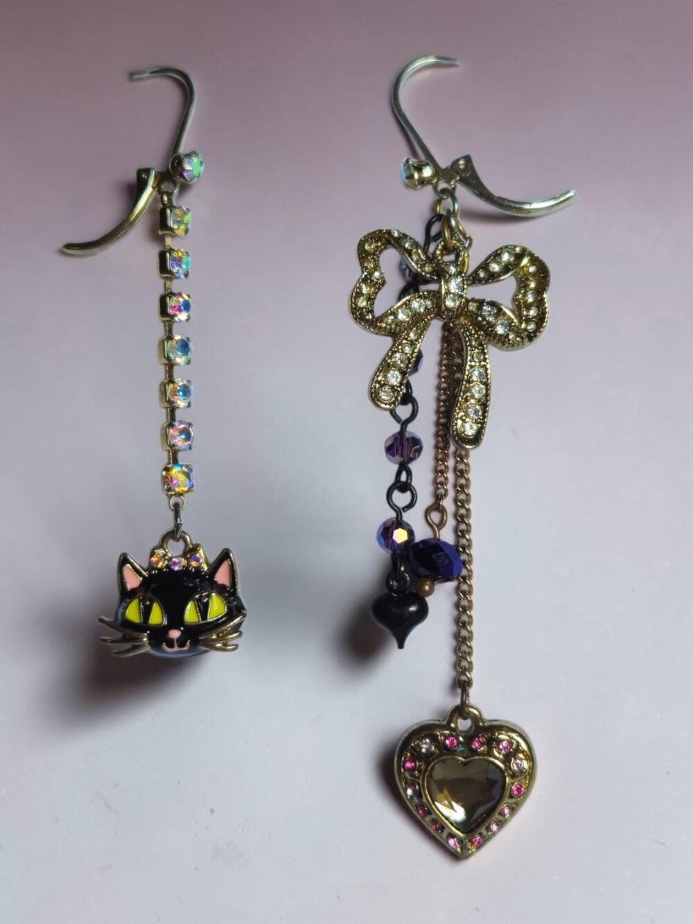 🐱Betsey Black Cat Bow Heart Asymmetrical Earrings Pink & Yellow Accents NWOT